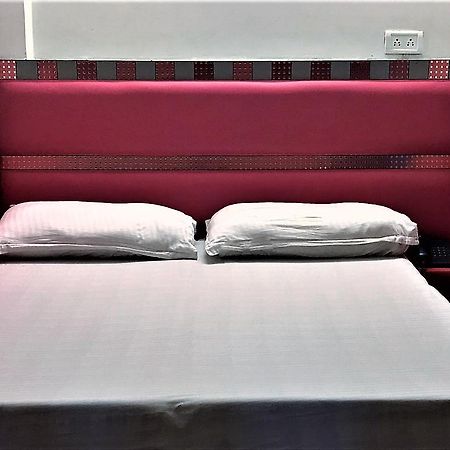 Hotel Kwality Yeni Delhi Dış mekan fotoğraf