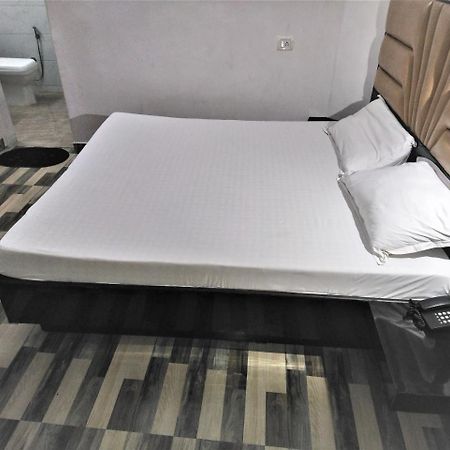 Hotel Kwality Yeni Delhi Dış mekan fotoğraf
