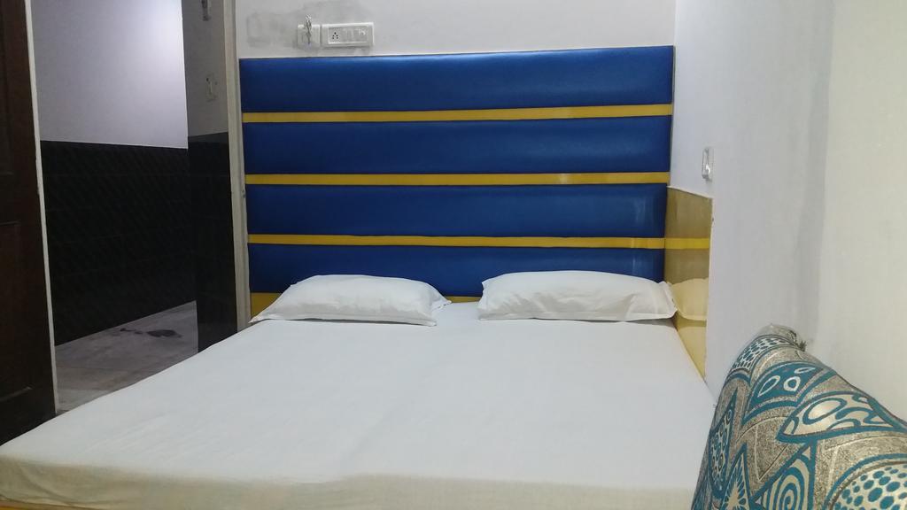 Hotel Kwality Yeni Delhi Dış mekan fotoğraf