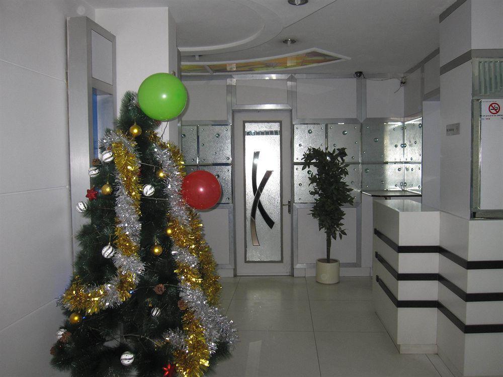 Hotel Kwality Yeni Delhi Dış mekan fotoğraf