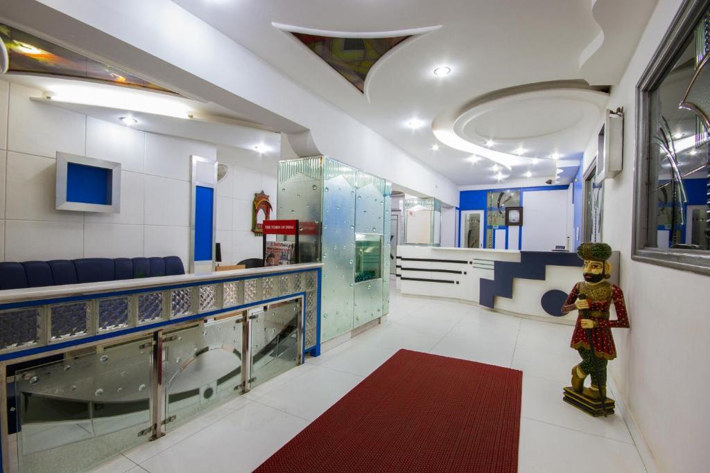 Hotel Kwality Yeni Delhi Dış mekan fotoğraf