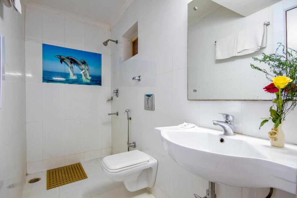 Hotel Kwality Yeni Delhi Dış mekan fotoğraf