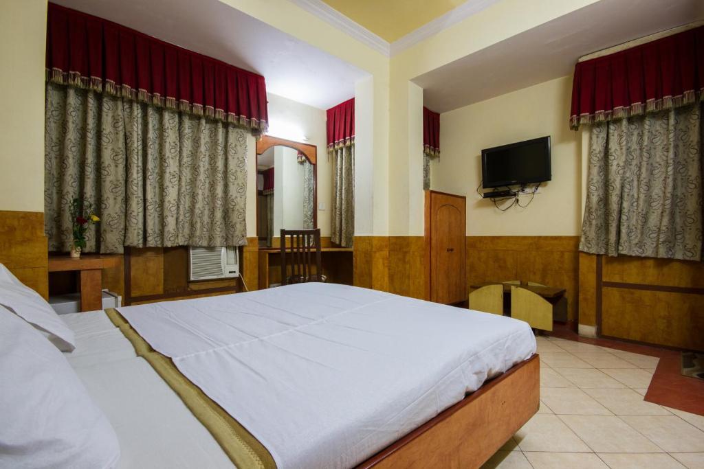Hotel Kwality Yeni Delhi Dış mekan fotoğraf