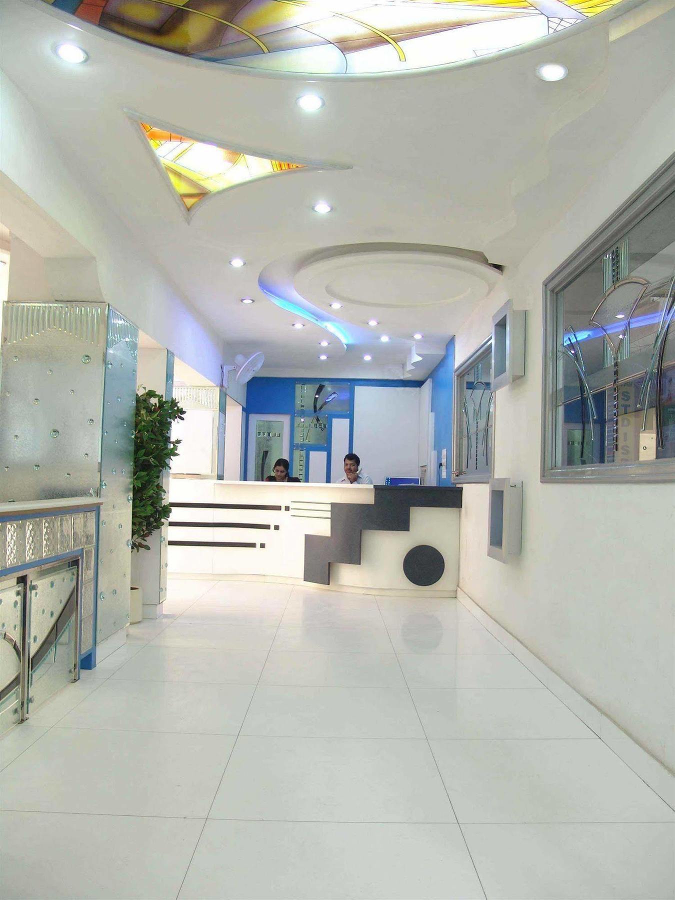 Hotel Kwality Yeni Delhi Dış mekan fotoğraf