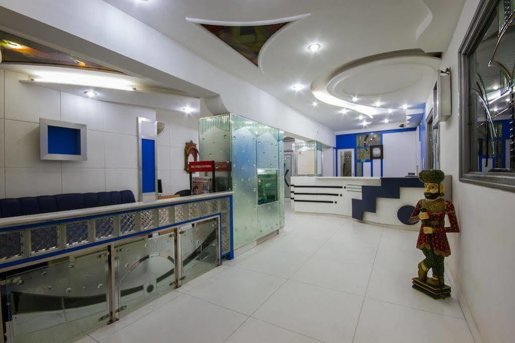 Hotel Kwality Yeni Delhi Dış mekan fotoğraf